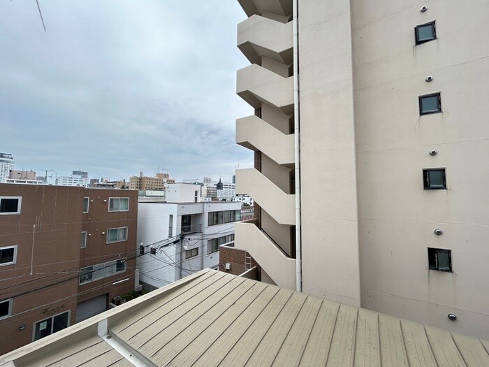 物件内観写真12　(室内からの展望)