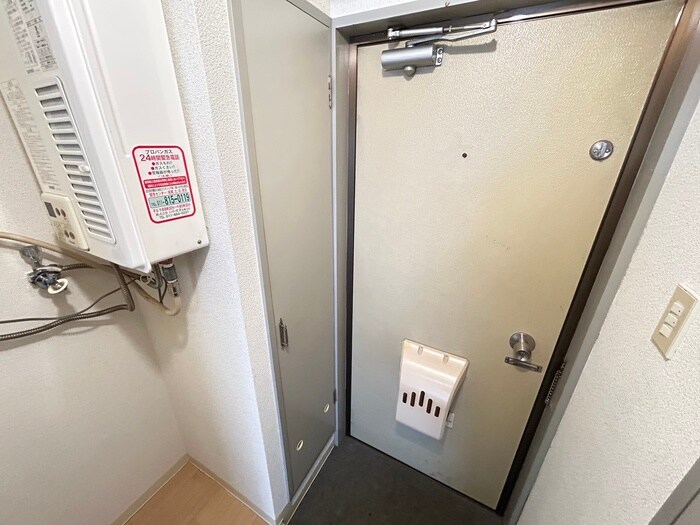 物件内観写真14　(玄関)
