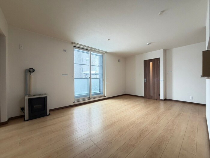 物件内観写真2　(居室)