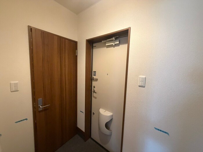 物件内観写真15　(玄関)