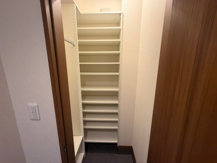 物件内観写真16　(靴箱)