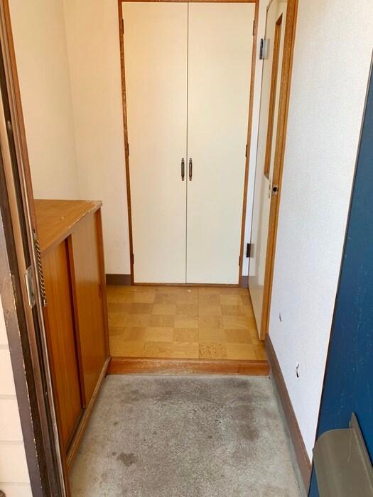 物件内観写真14　(玄関)