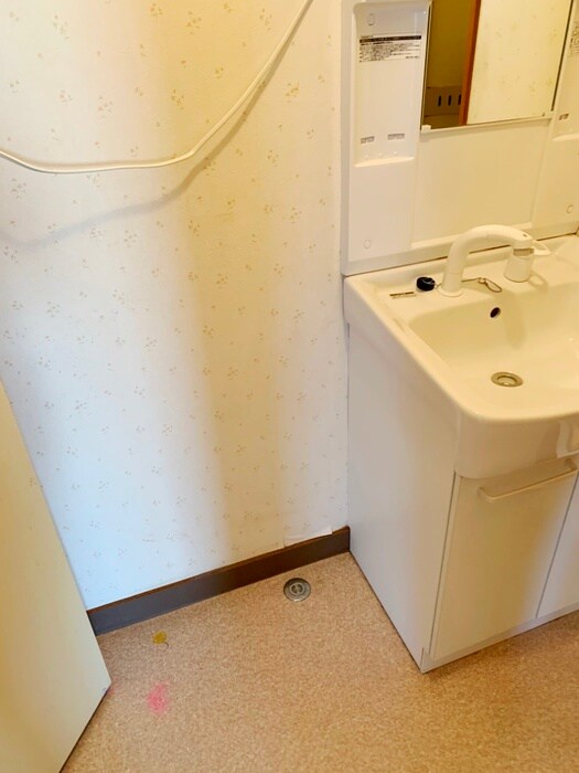 物件内観写真18　(洗濯機置場)