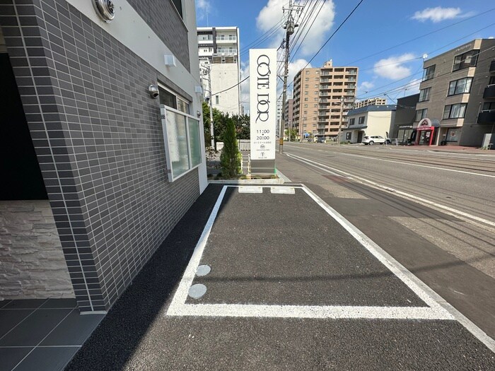 物件外観写真5　(駐車場)