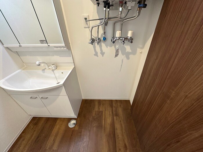 物件内観写真15　(洗濯機置場)