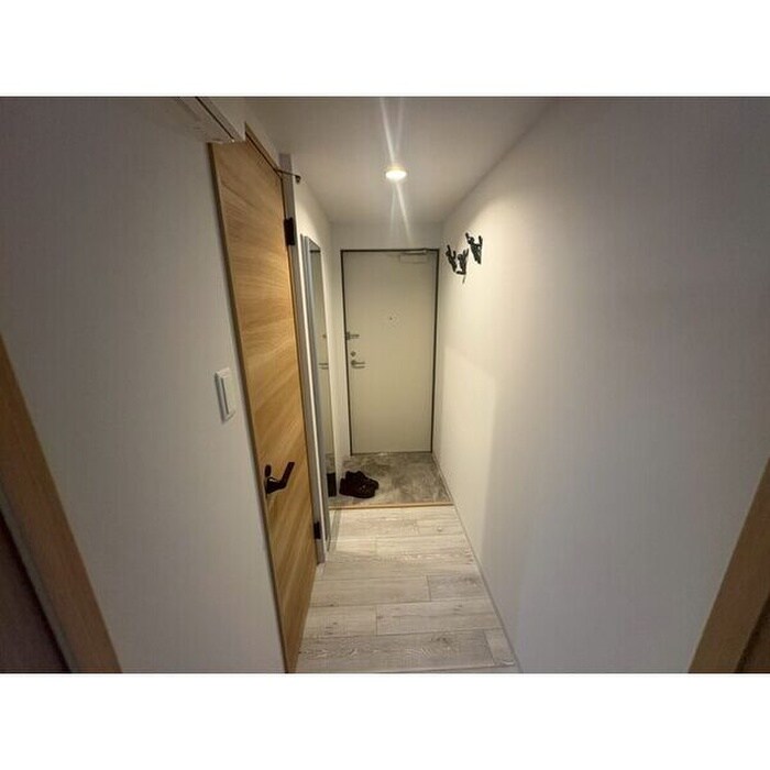 物件内観写真9　(玄関)