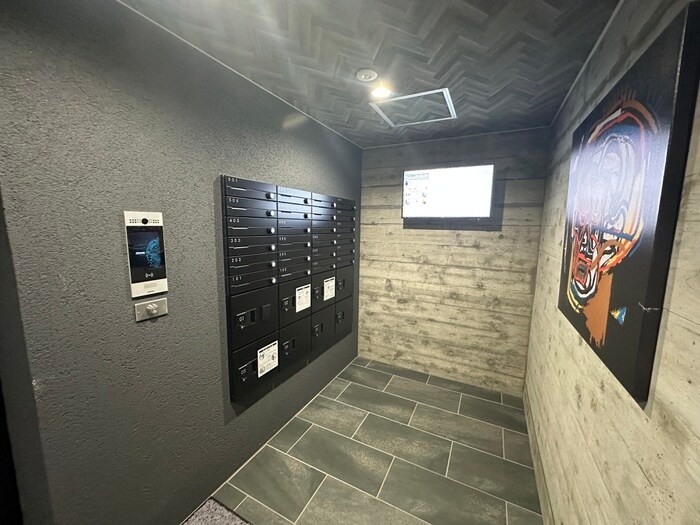 物件外観写真5　(エントランス部分)