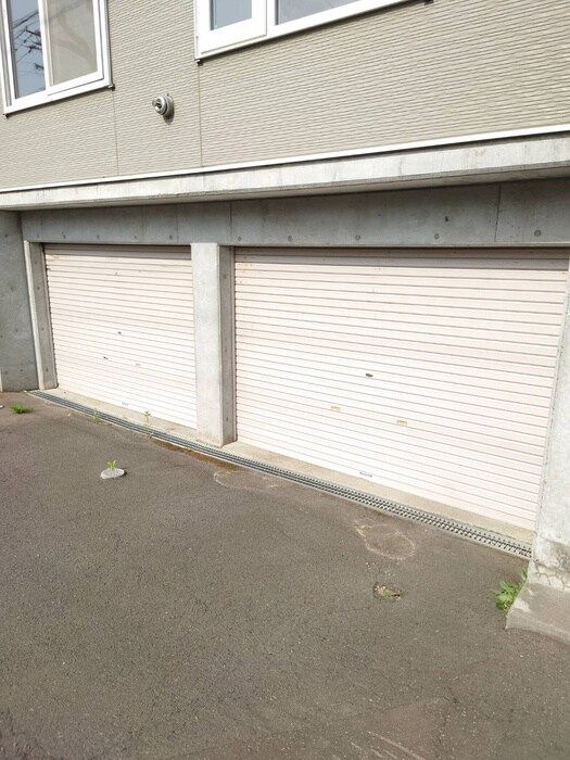 物件外観写真4　(駐車場)