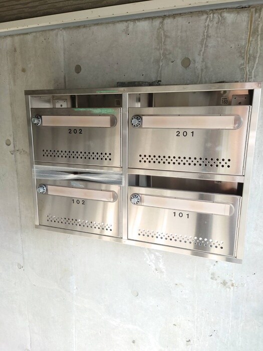 物件外観写真5　(エントランス部分)