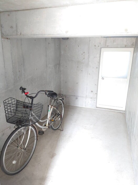 物件外観写真6　(駐輪場)