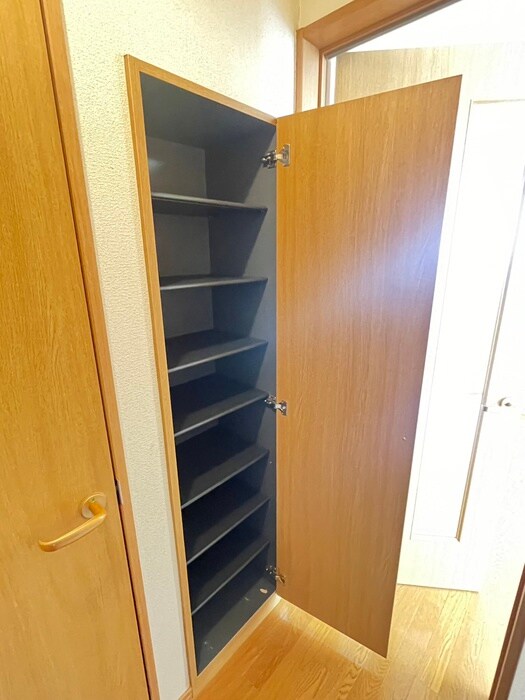 物件内観写真10　(靴箱)