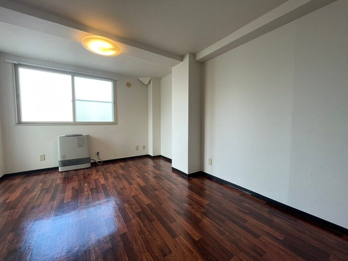 物件内観写真3　(居室)