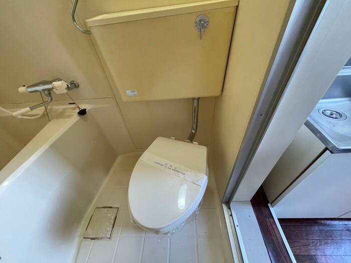 物件内観写真8　(トイレ)