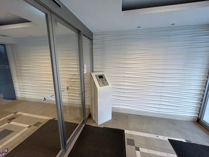 物件外観写真4　(エントランス部分)