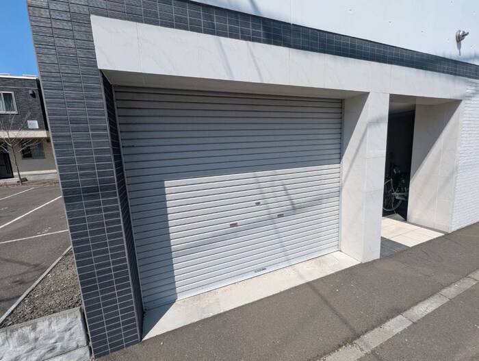 物件外観写真6　(駐車場)