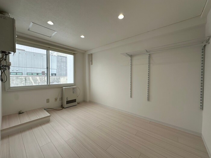 物件内観写真4　(居室)