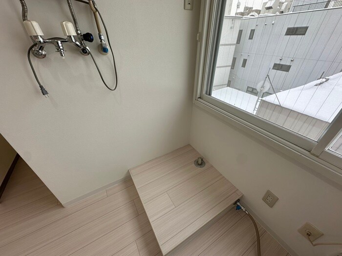 物件内観写真5　(洗濯機置場)