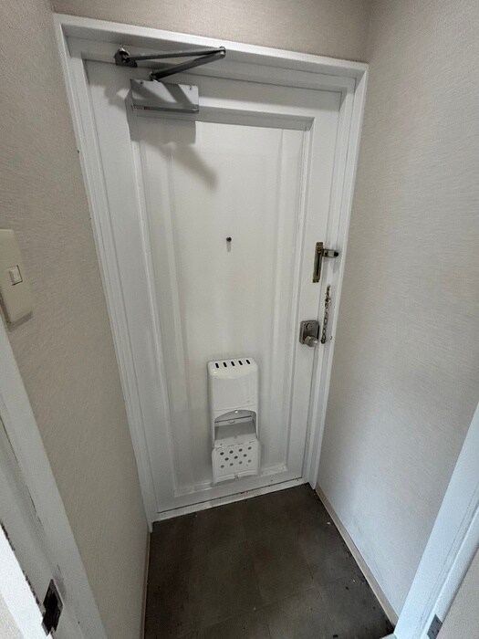 物件内観写真7　(玄関)