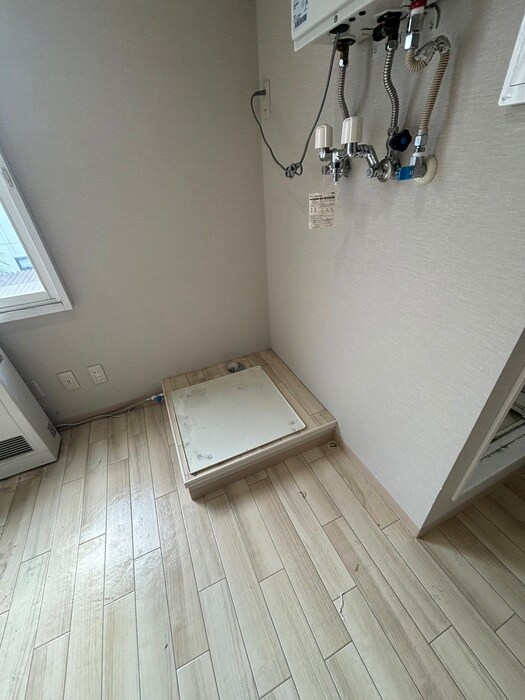 物件内観写真9　(洗濯機置場)