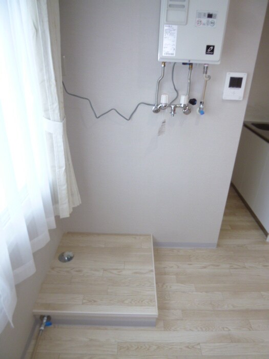 物件内観写真10　(洗濯機置場)