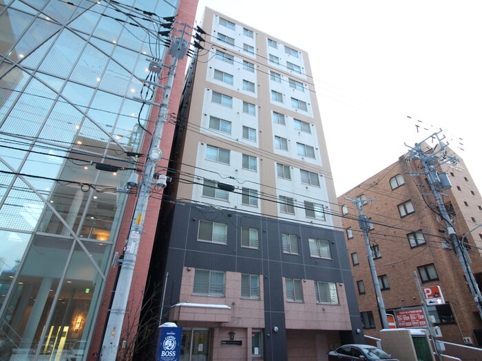 物件外観写真2　(エントランス部分)