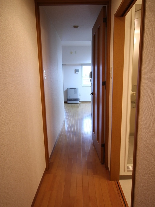 物件内観写真16　(廊下)