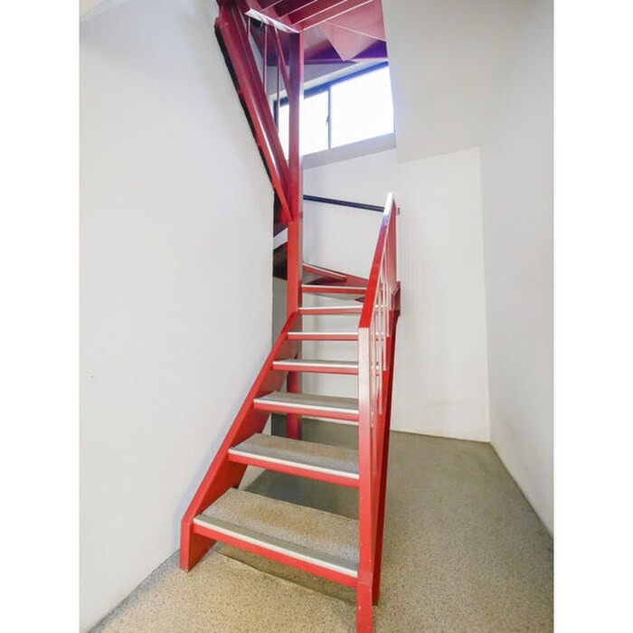 物件外観写真4　(エントランス部分)