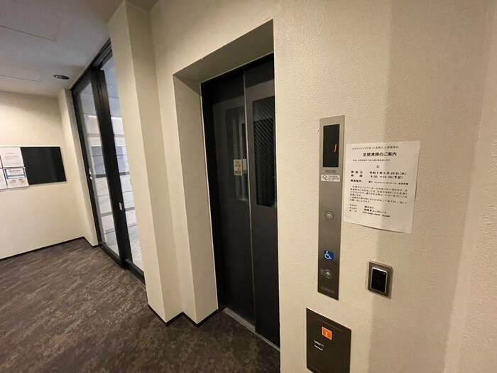 物件外観写真6　(エントランス部分)