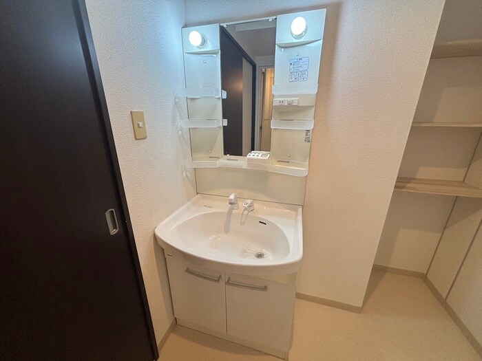 物件内観写真17　(洗面)