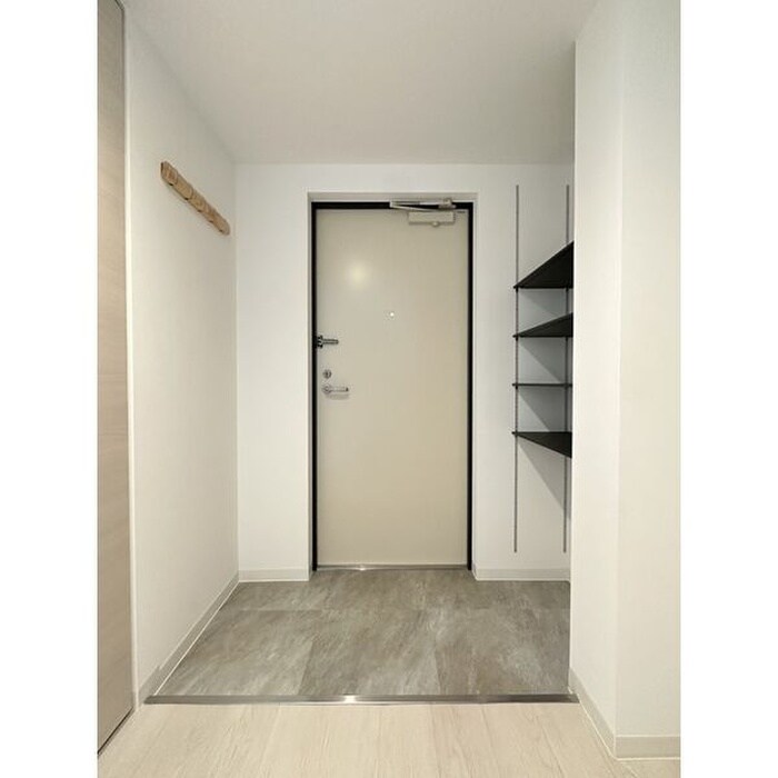 物件内観写真11　(玄関)