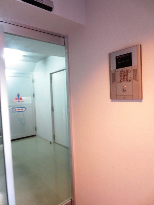 物件外観写真5　(エントランス部分)