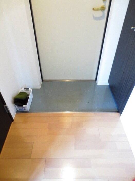 物件内観写真16　(玄関)