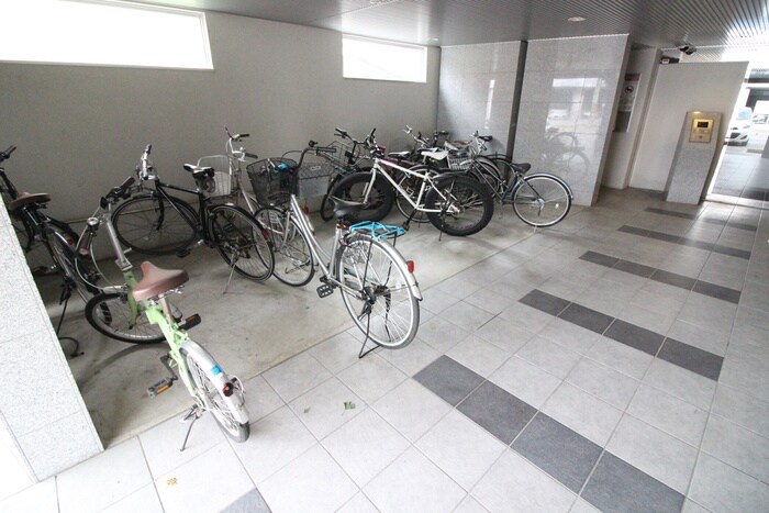 物件外観写真5　(駐輪場)