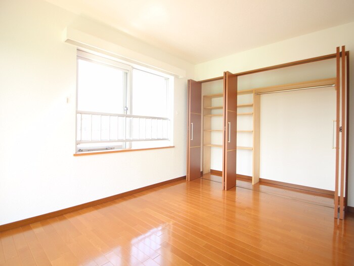 物件内観写真9　(居室)
