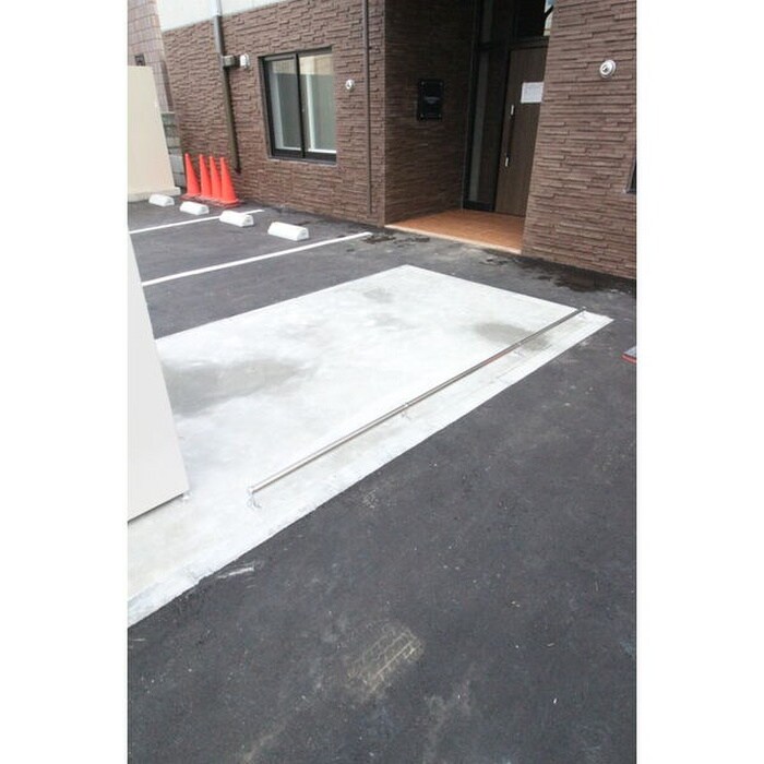 物件外観写真6　(駐輪場)