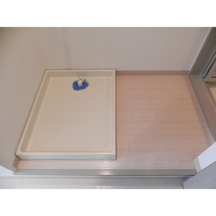 物件内観写真12　(洗濯機置場)