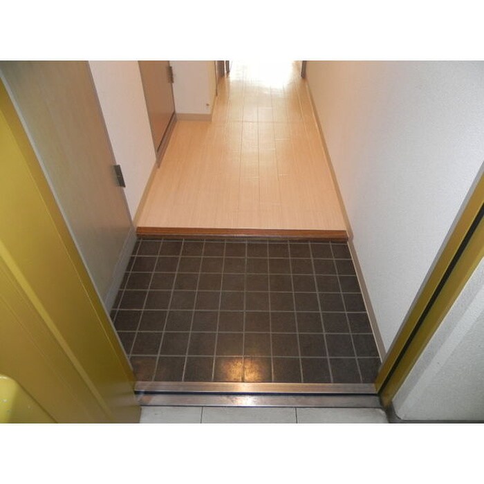 物件内観写真16　(玄関)