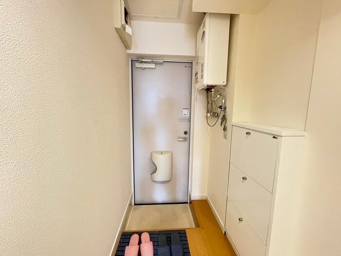 物件内観写真16　(玄関)