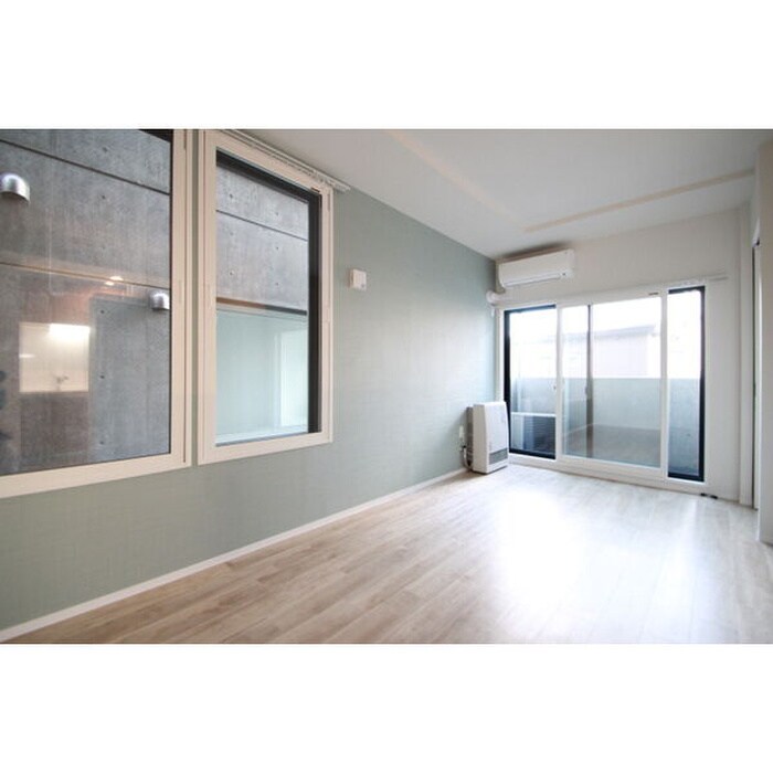 物件内観写真2　(居室)