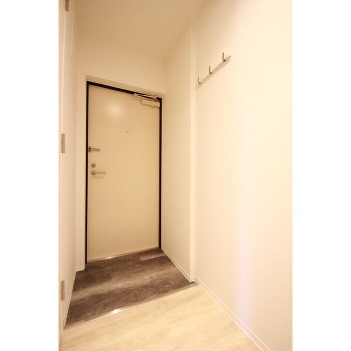 物件内観写真8　(玄関)