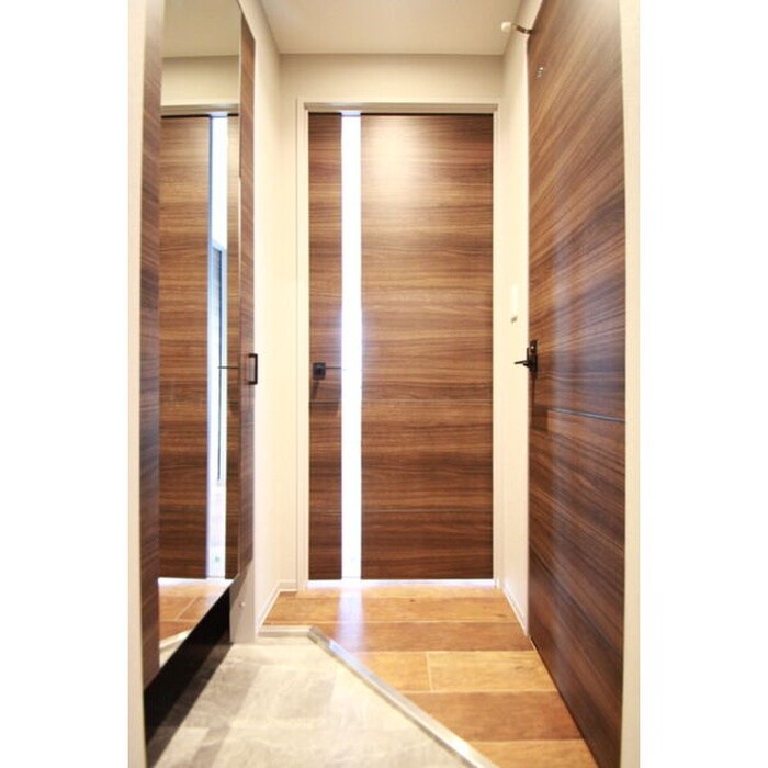 物件内観写真11　(玄関)