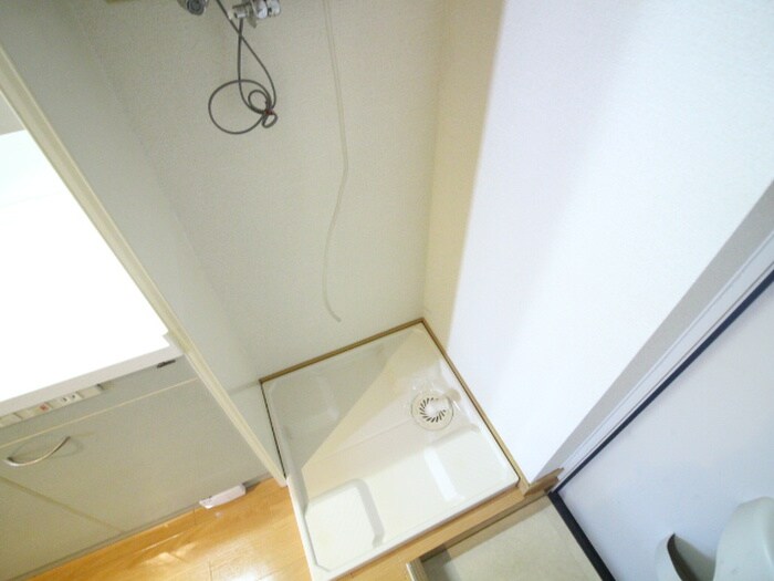 物件内観写真18　(洗濯機置場)