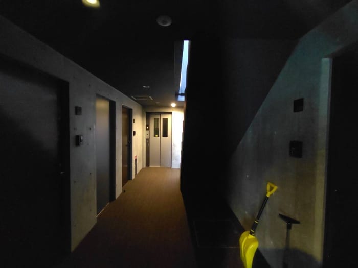 物件外観写真5　(エントランス部分)