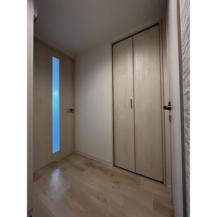 物件内観写真11　(玄関)