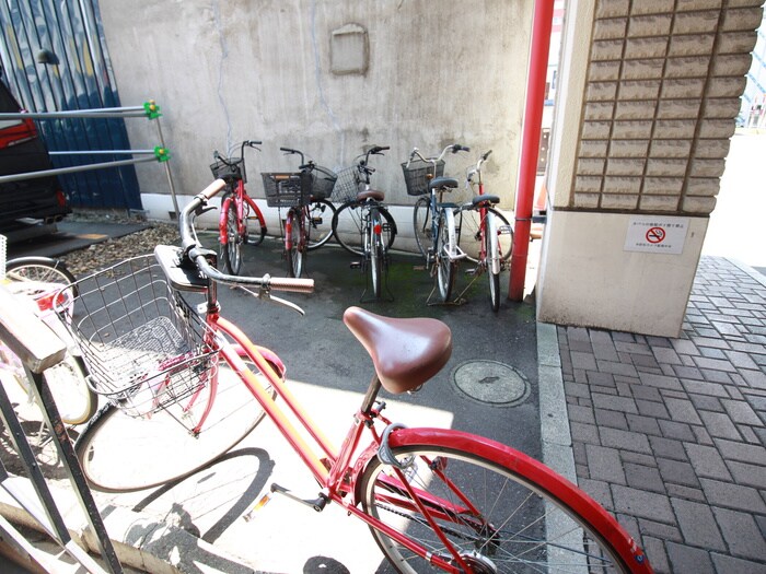 物件外観写真5　(駐輪場)