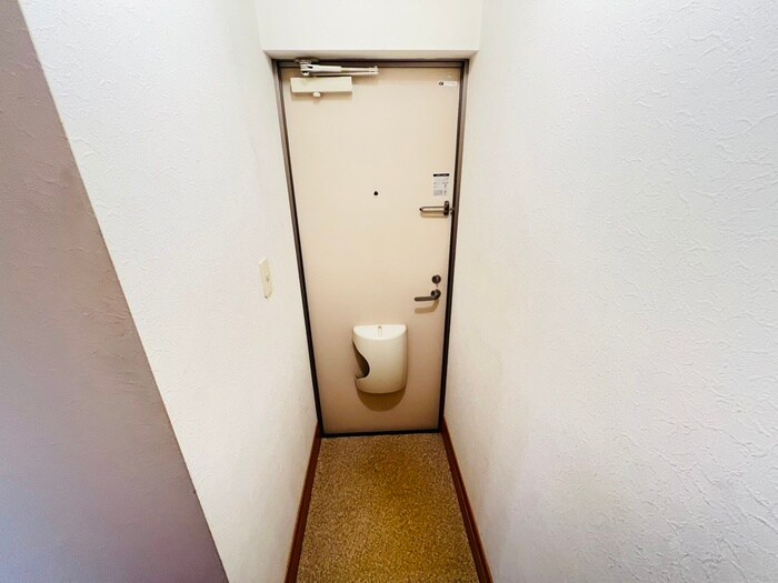 物件内観写真16　(玄関)