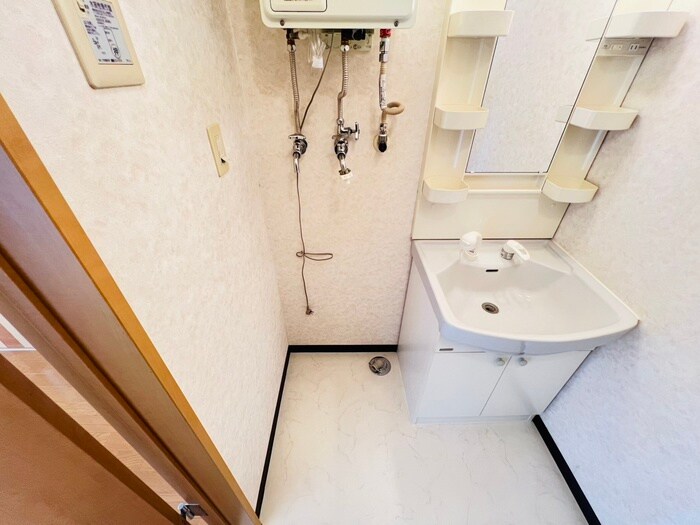 物件内観写真18　(洗濯機置場)