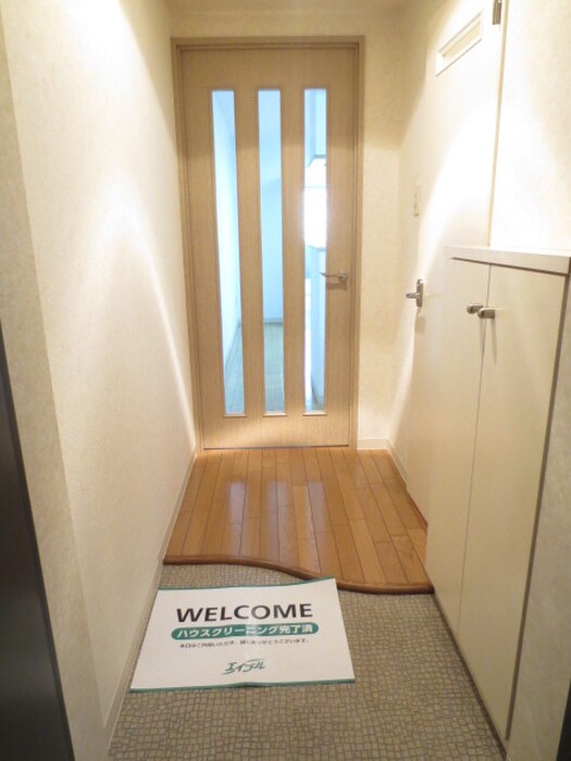 物件内観写真16　(玄関)
