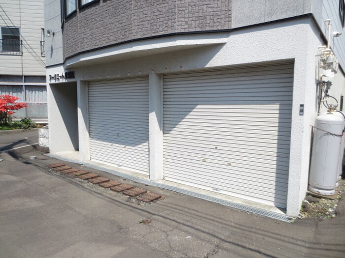 物件外観写真2　(駐車場)