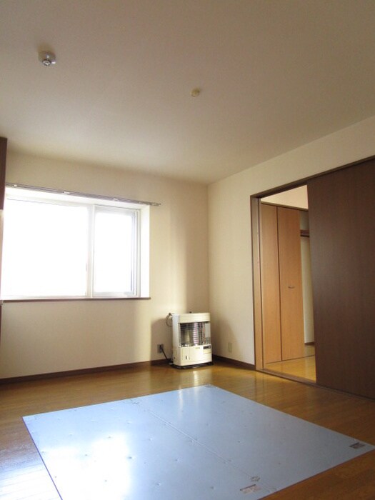 物件内観写真4　(居室)